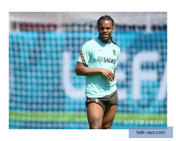 奥尔德姆俱乐部新赛季备战进展与引援动向全面解析