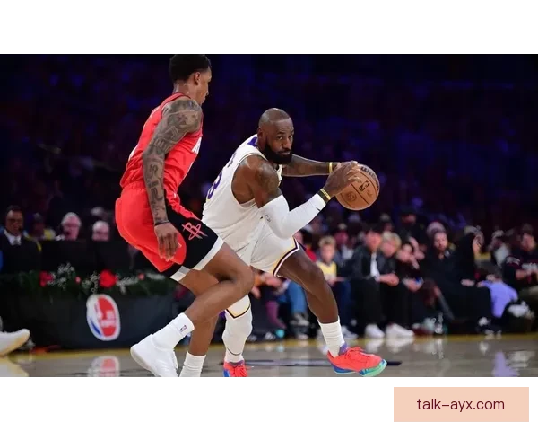 湖人迎关键之战詹姆斯状态火热带队冲击季后赛